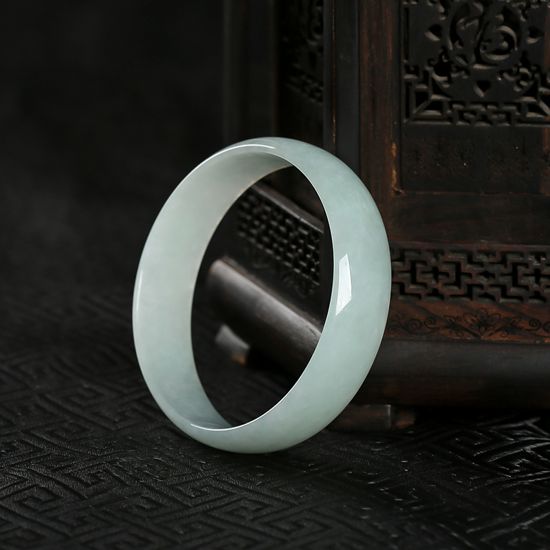 缅甸豆种浅绿翡翠手镯-红掌柜