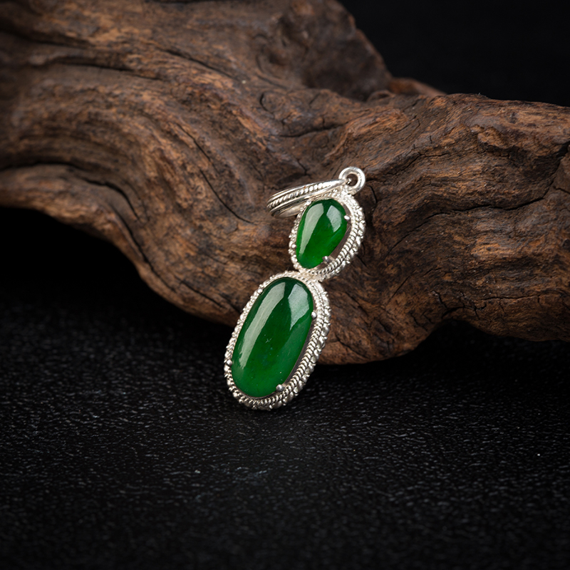 天然冰种翠绿翡翠戒面-红掌柜