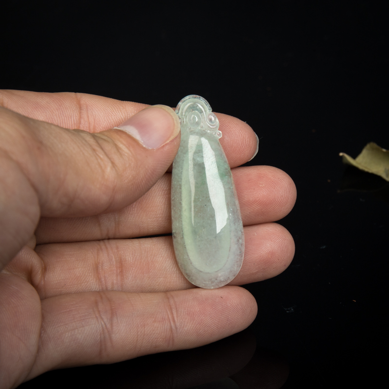 缅甸糯冰种浅绿翡翠福瓜吊坠-红掌柜
