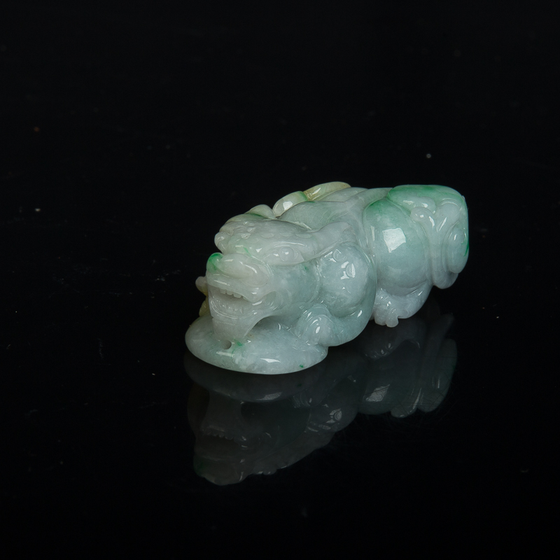 豆种俏色翡翠貔貅-红掌柜