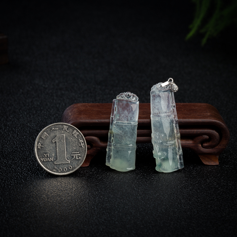 高冰种无色翡翠吊坠一对-红掌柜