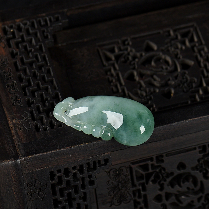 翡翠福瓜吊坠-红掌柜