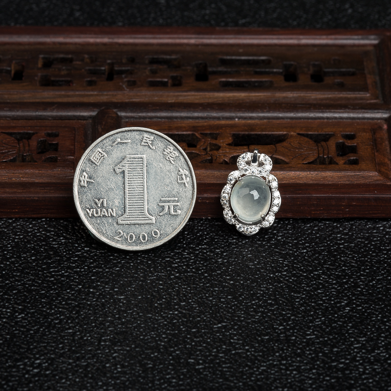 银镶天然缅甸糯冰种翡翠吊坠-红掌柜