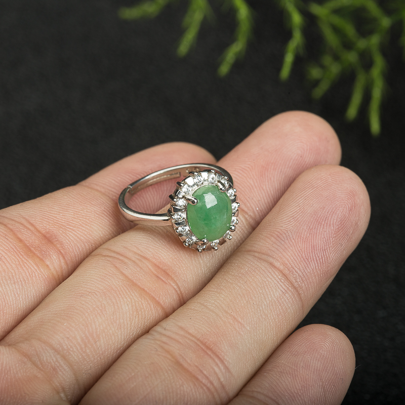 天然缅甸糯种浅绿翡翠戒指-红掌柜