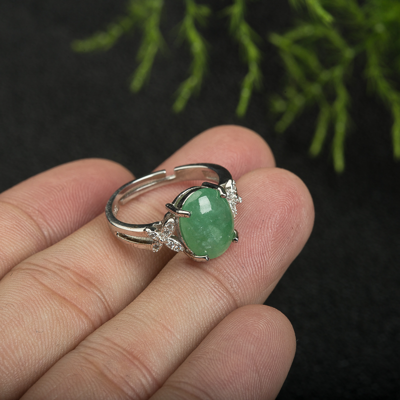 银镶缅甸糯冰种浅绿翡翠戒指-红掌柜