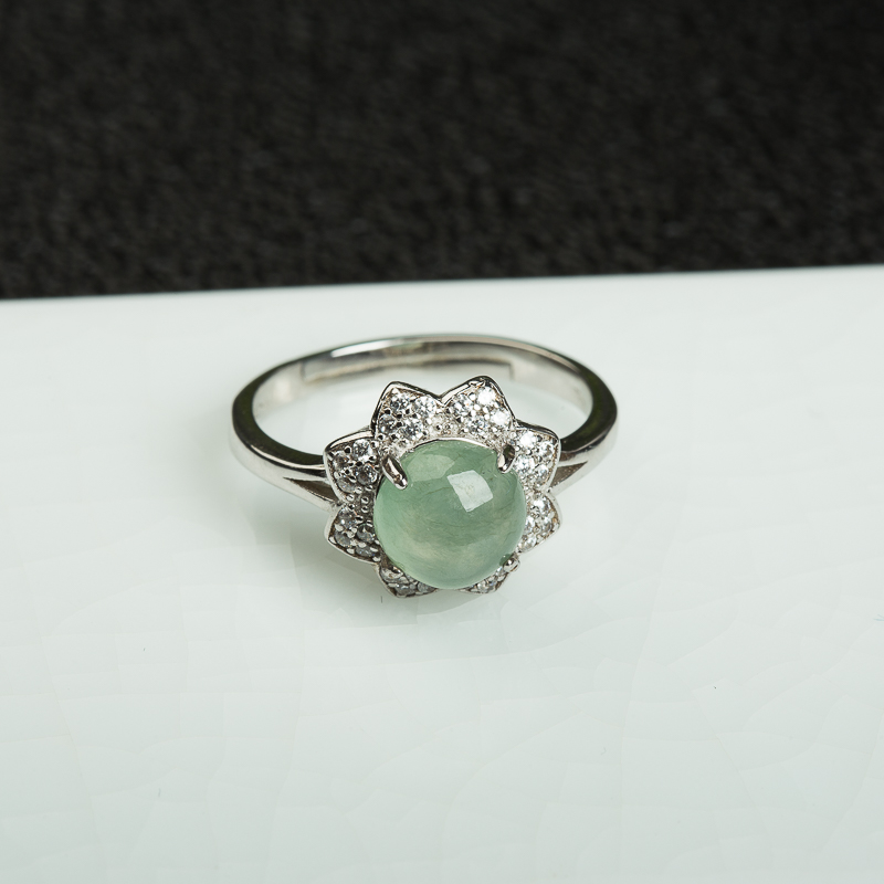 银镶缅甸糯冰种浅绿翡翠戒指-红掌柜