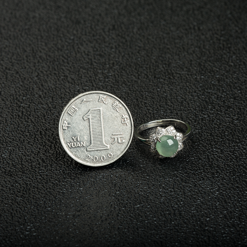 银镶天然缅甸糯冰种浅绿翡翠戒指-红掌柜
