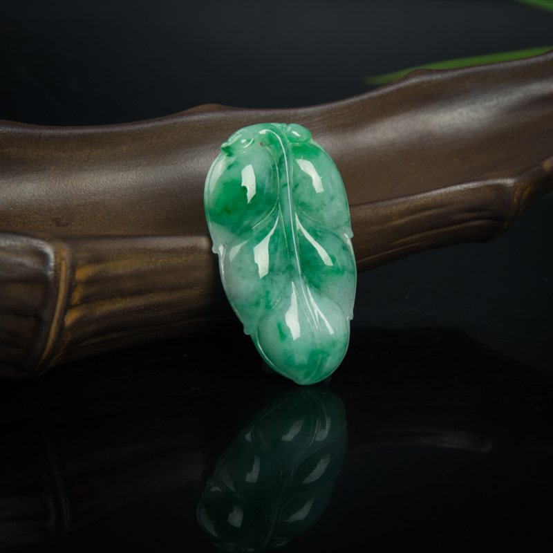 天然翡翠吊坠-红掌柜