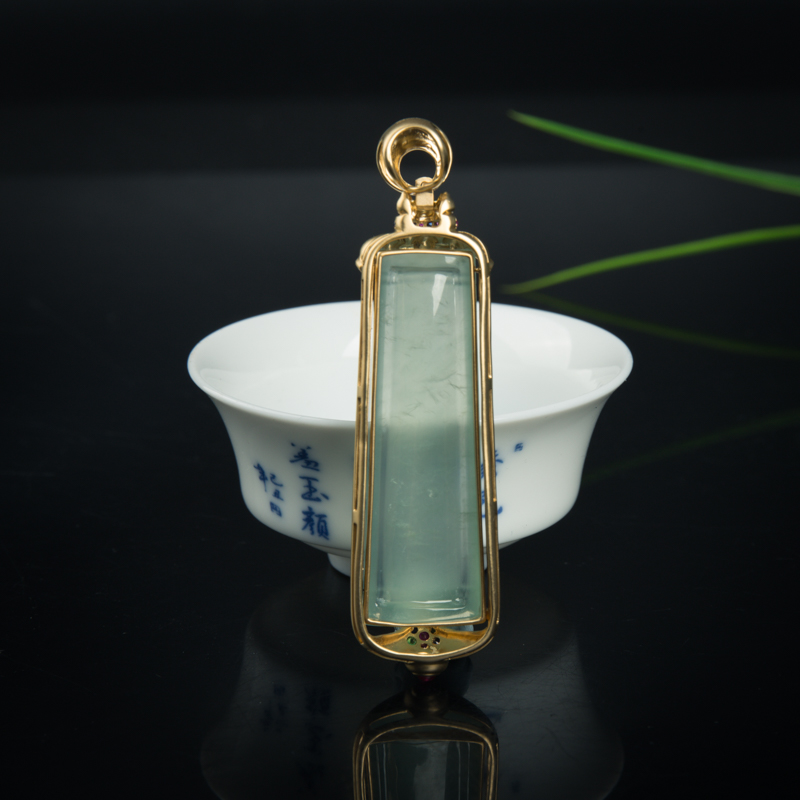 18k翡翠无事牌吊坠-红掌柜