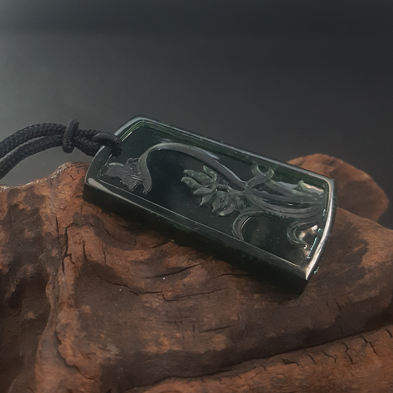 冰种墨翠吊坠-红掌柜