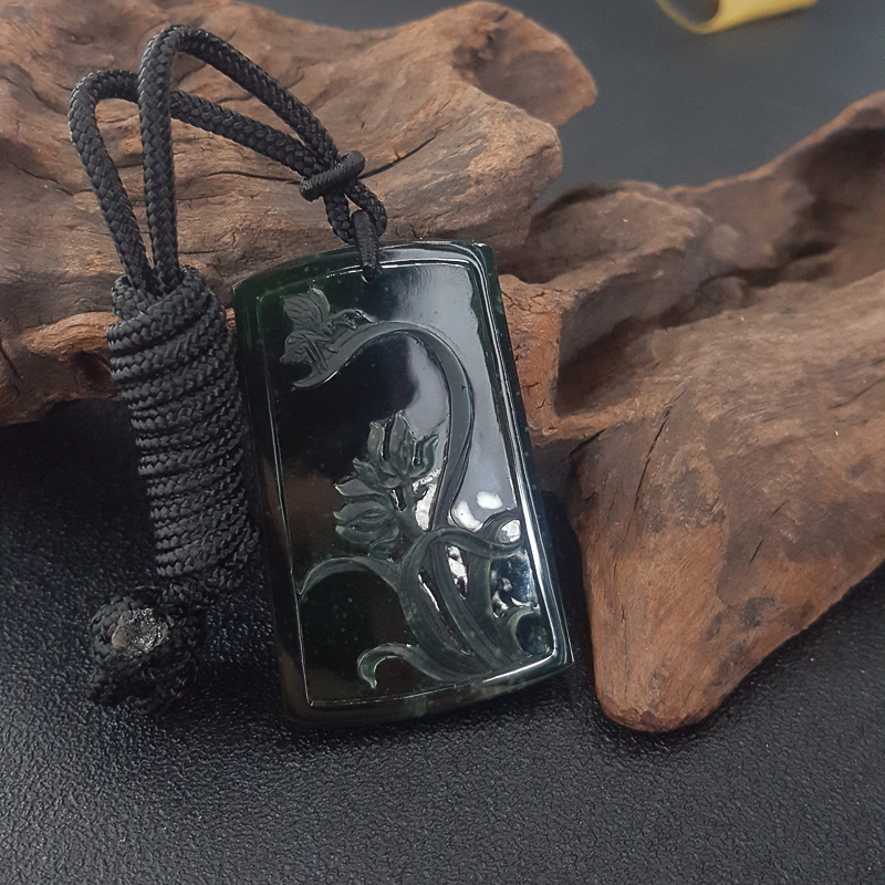 冰种墨翠喜上眉梢吊坠-红掌柜