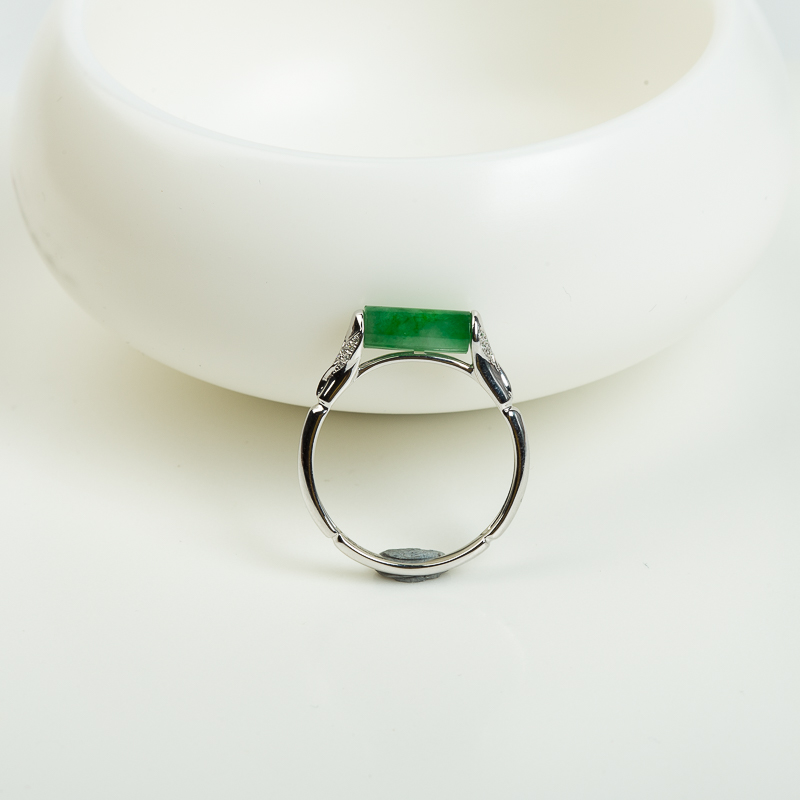 天然糯种豆绿翡翠戒指-红掌柜