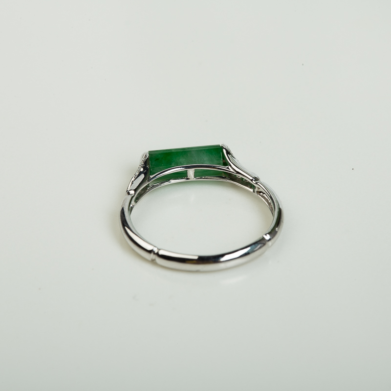 18K糯种豆绿翡翠戒指-红掌柜