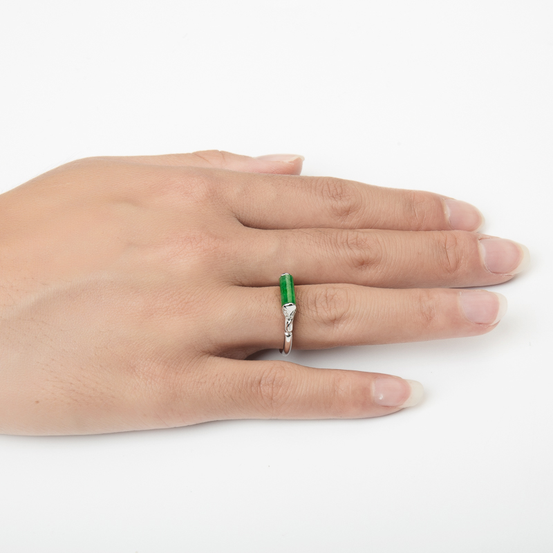 18K缅甸天然糯种豆绿翡翠戒指-红掌柜