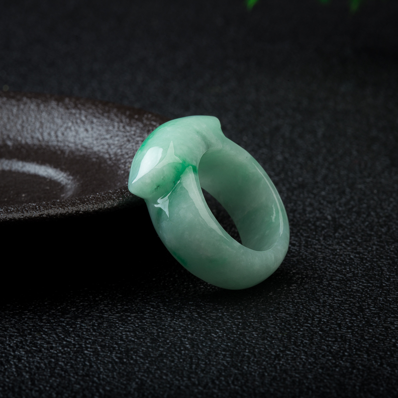 豆种飘翠翡翠戒指-红掌柜
