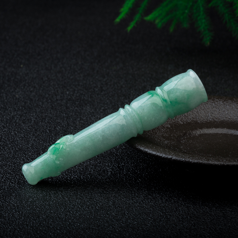 天然飘翠翡翠烟嘴-红掌柜