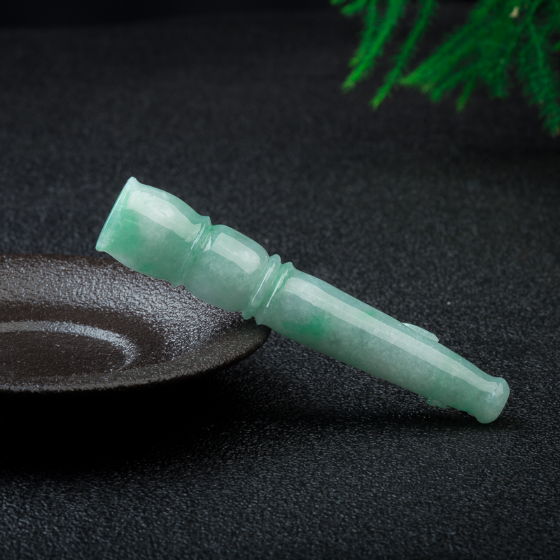 豆种飘翠翡翠烟嘴-红掌柜