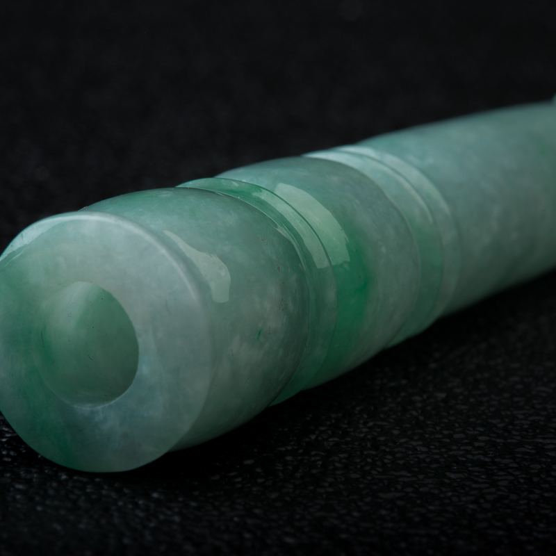 缅甸豆种飘翠翡翠烟嘴-红掌柜