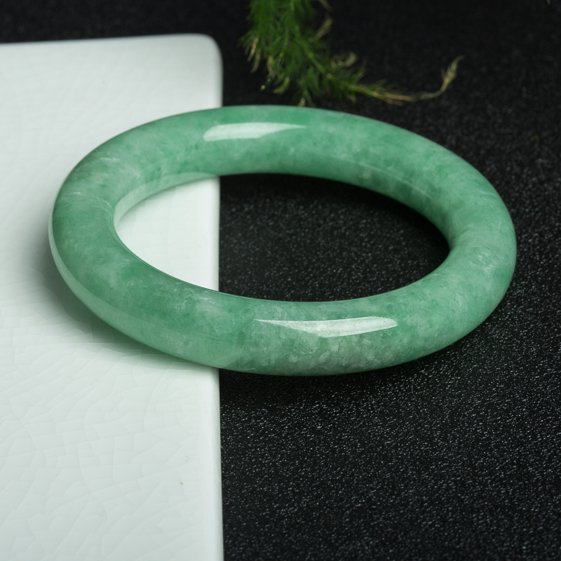 53.5mm天然豆种豆绿翡翠圆镯-红掌柜