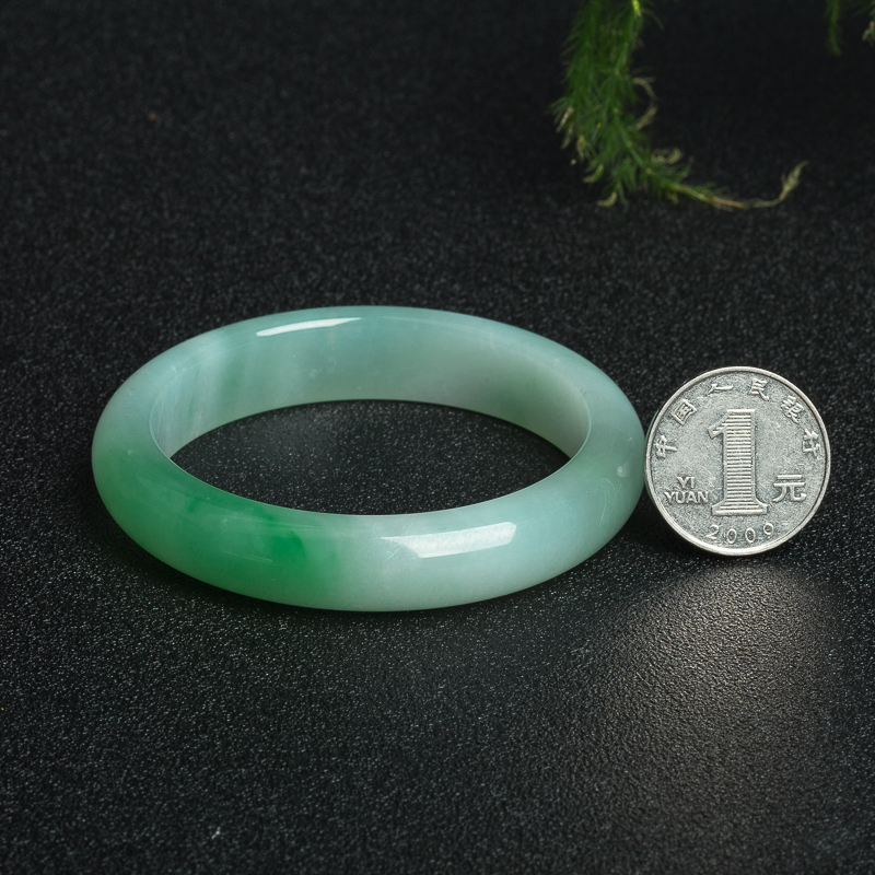 57mm天然缅甸糯种飘翠翡翠手镯-红掌柜