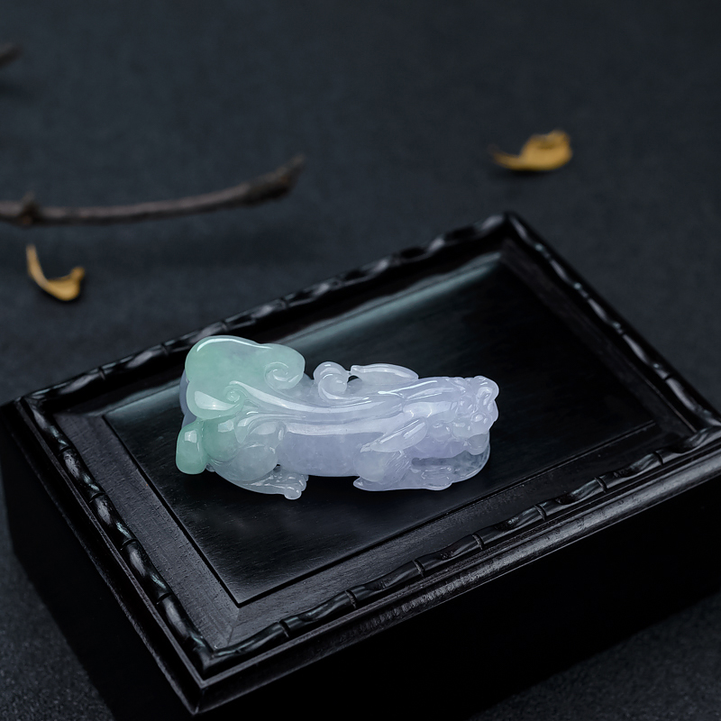 糯种春带彩翡翠吊坠-红掌柜