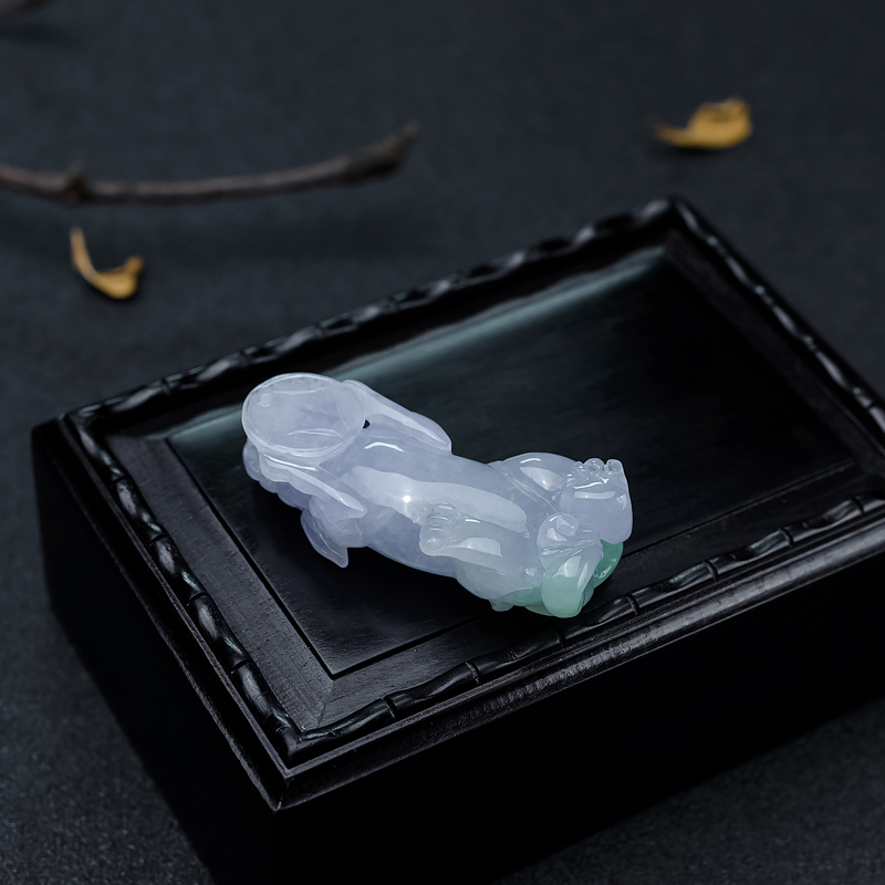 糯种春带彩翡翠貔貅-红掌柜