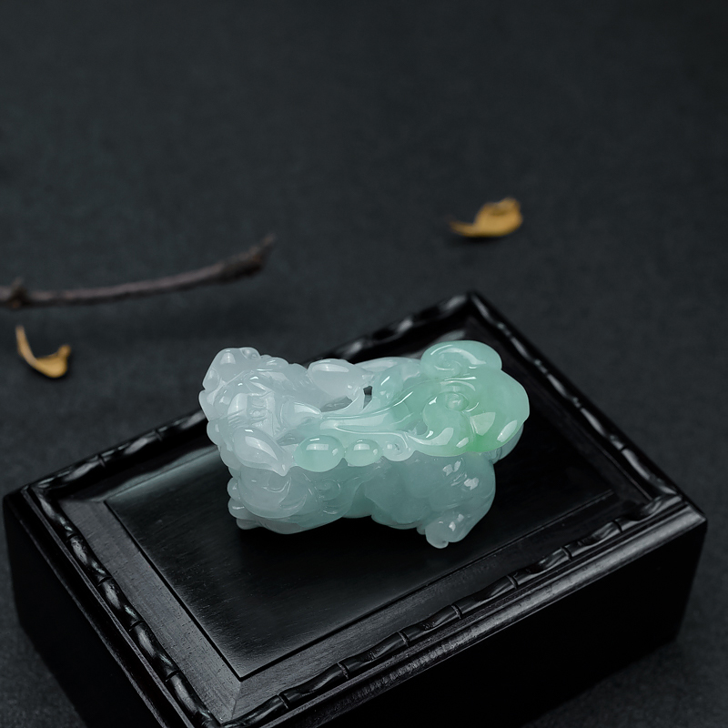 糯种翡翠貔貅吊坠-红掌柜