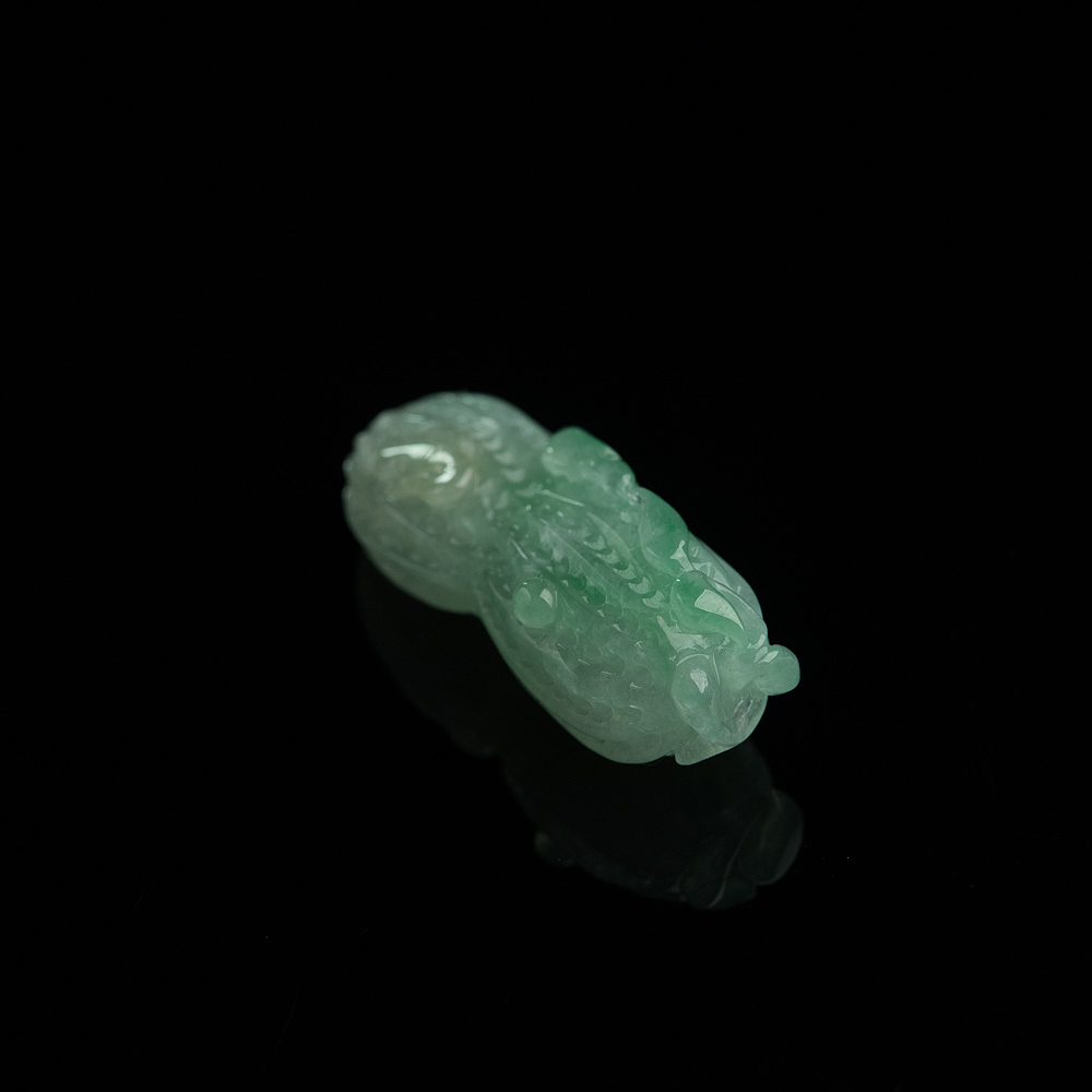 糯种飘翠翡翠吊坠-红掌柜