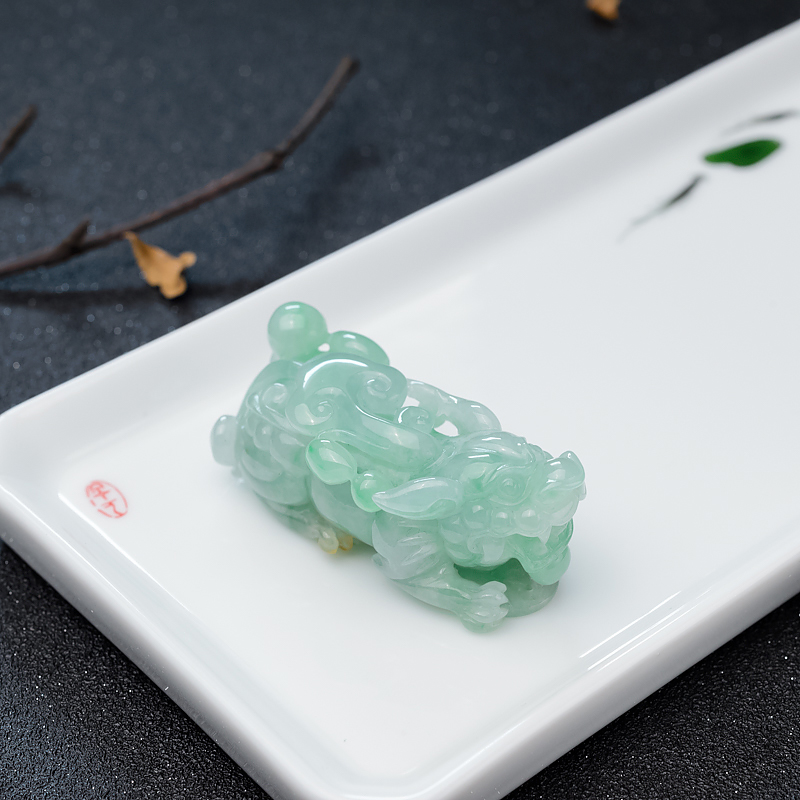 天然糯种浅绿翡翠貔貅吊坠-红掌柜