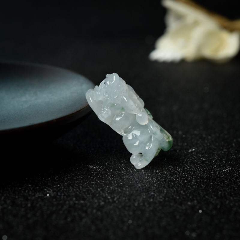 天然糯种飘花翡翠貔貅吊坠-红掌柜