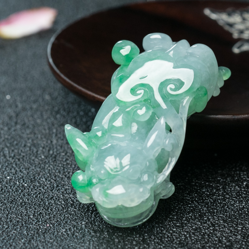 天然糯种飘翠翡翠貔貅吊坠-红掌柜