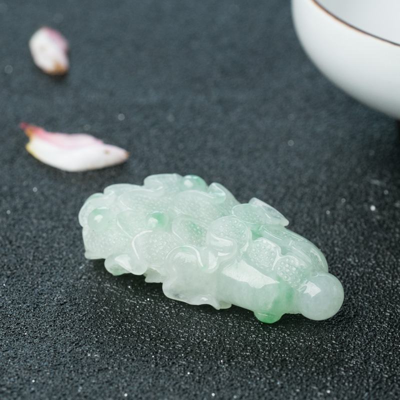 糯种飘翠翡翠白菜吊坠-红掌柜