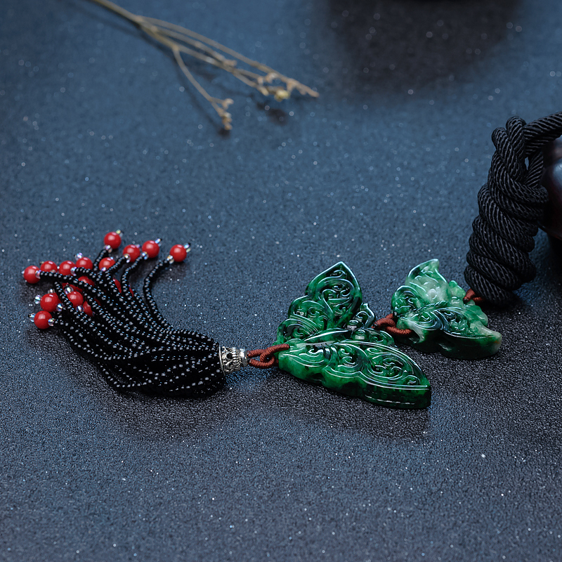 翡翠镂雕蝴蝶吊坠-红掌柜