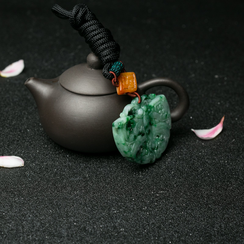 豆种翡翠蝴蝶吊坠-红掌柜