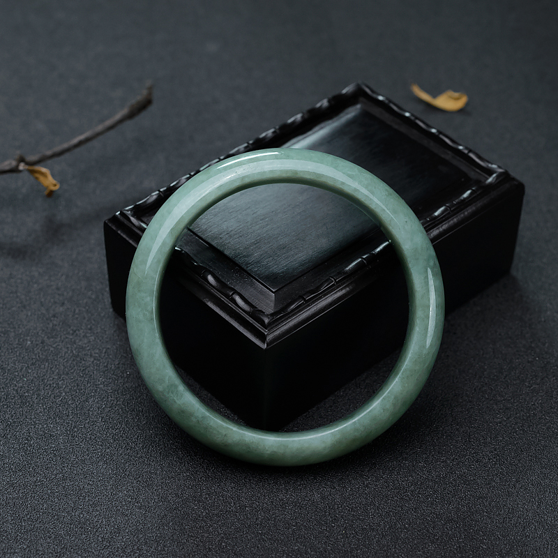 豆绿翡翠平安镯-红掌柜