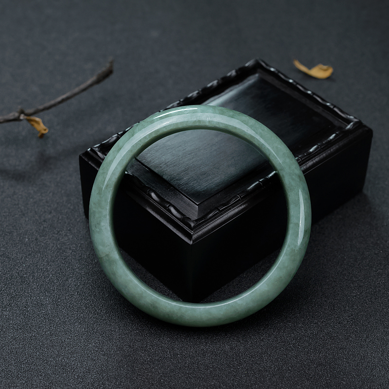 豆绿翡翠平安镯-红掌柜