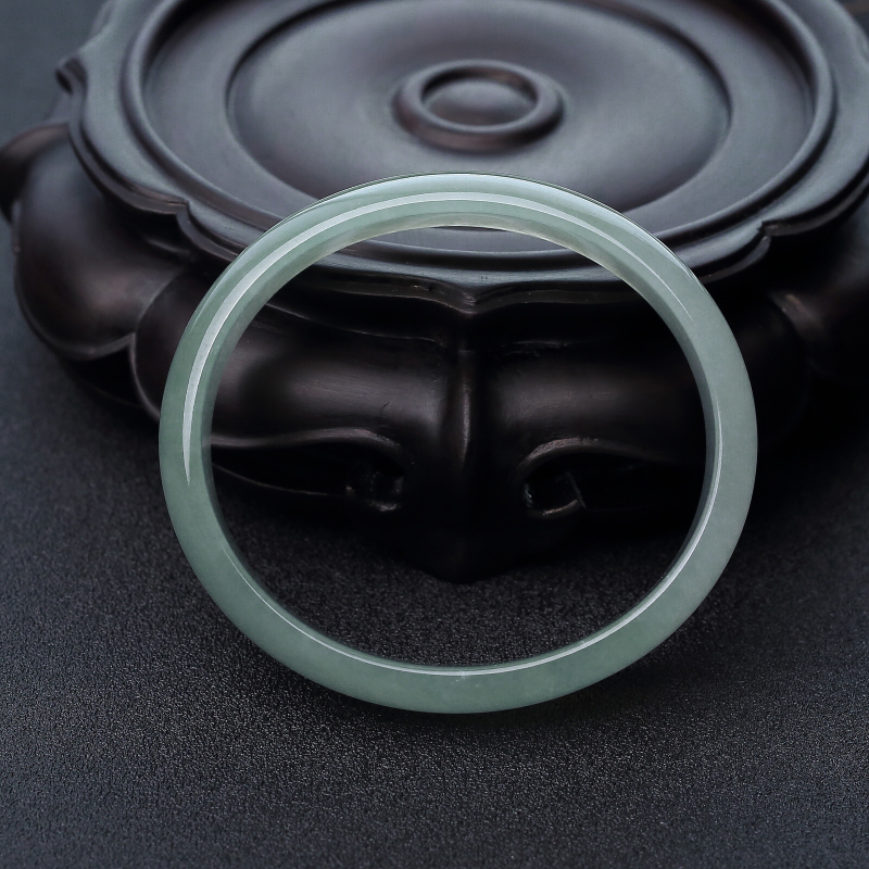 天然糯冰种浅绿翡翠贵妃镯-红掌柜