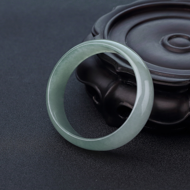 缅甸糯冰种浅绿翡翠贵妃镯-红掌柜