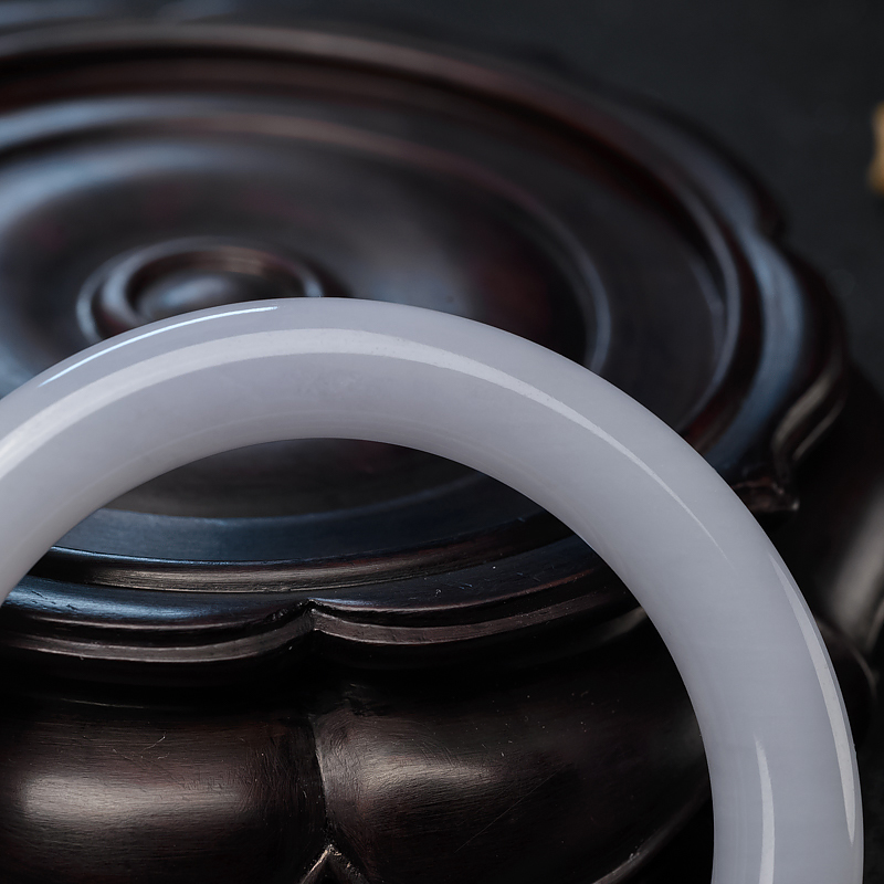 糯种春带彩翡翠圆镯-红掌柜