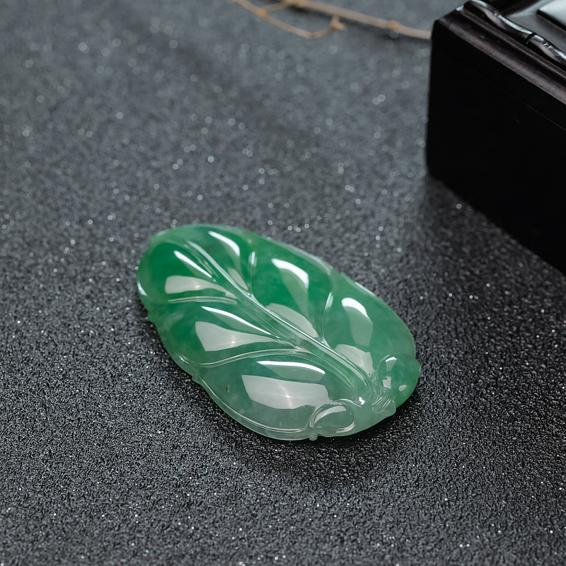 缅甸天然糯种灰绿翡翠吊坠-红掌柜