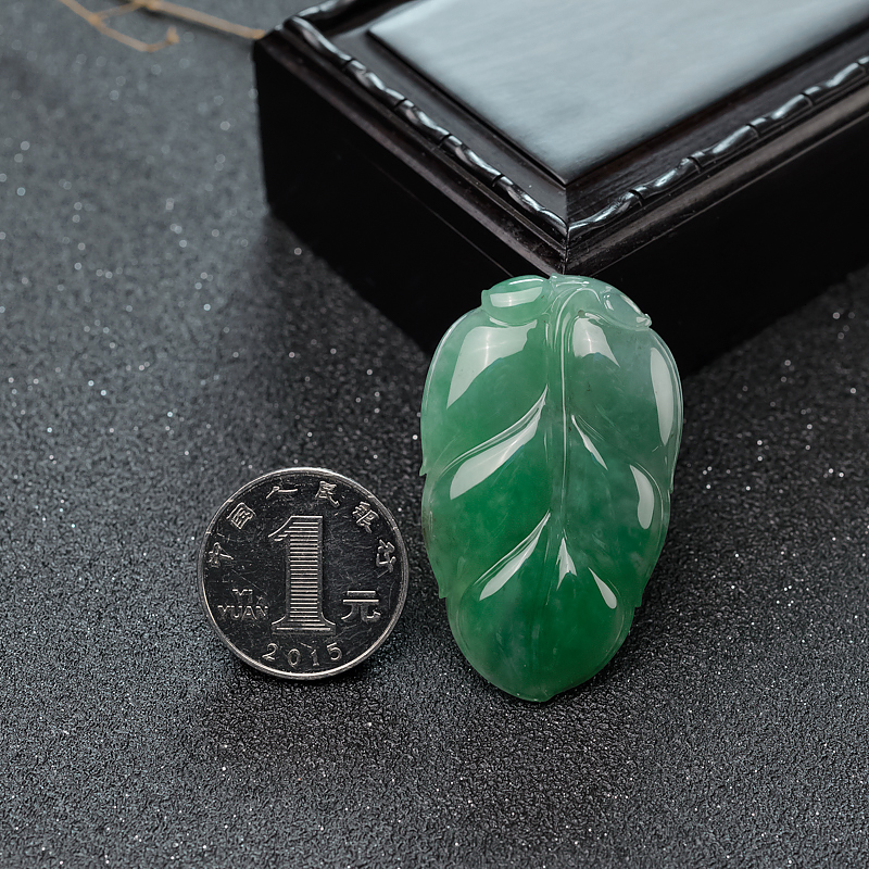 糯种翡翠叶子吊坠-红掌柜