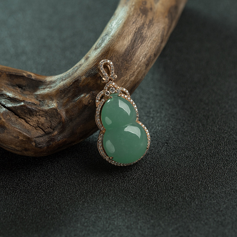 糯种豆绿翡翠葫芦吊坠-红掌柜