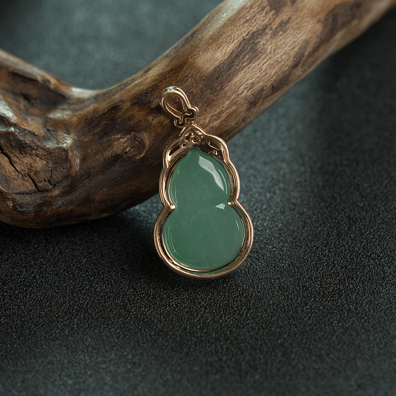 糯种翡翠葫芦吊坠-红掌柜 