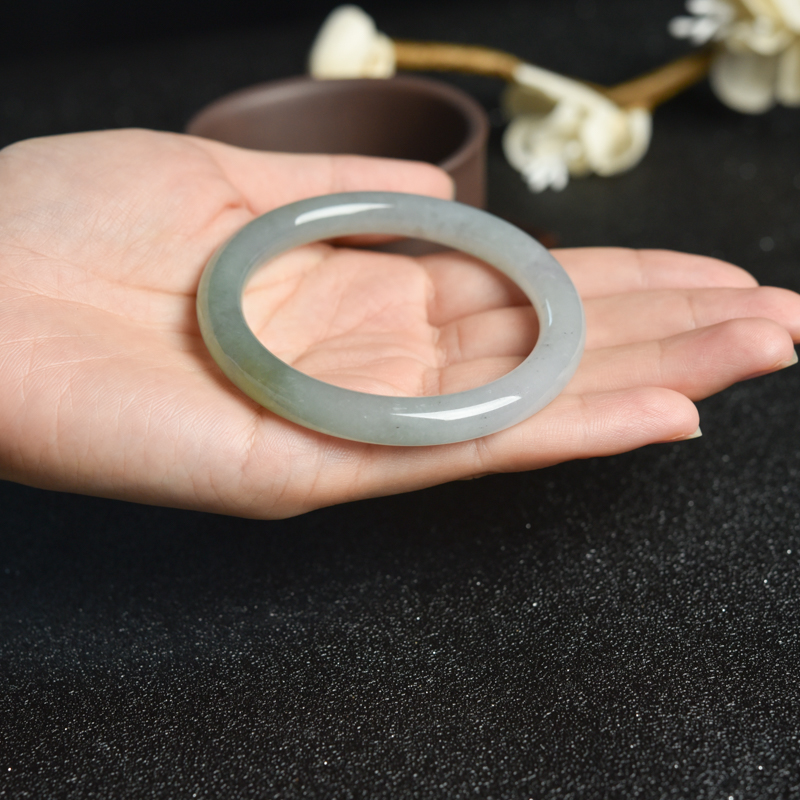 缅甸天然糯冰种浅绿翡翠圆镯-红掌柜