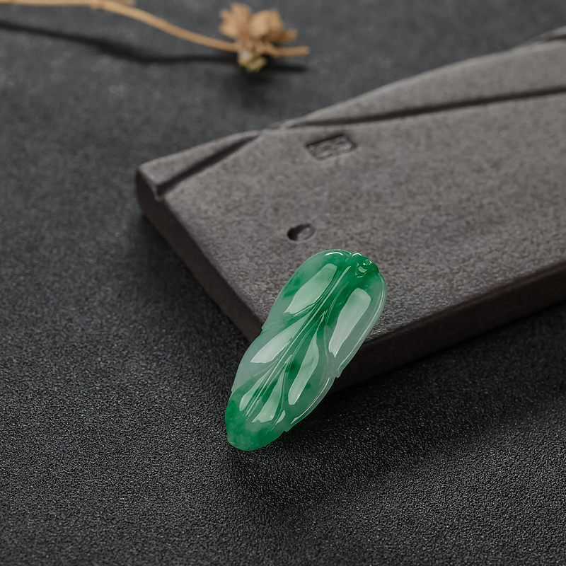 飘翠翡翠叶子吊坠-红掌柜
