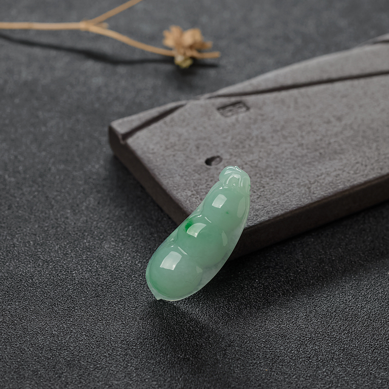 飘翠翡翠福豆吊坠-红掌柜