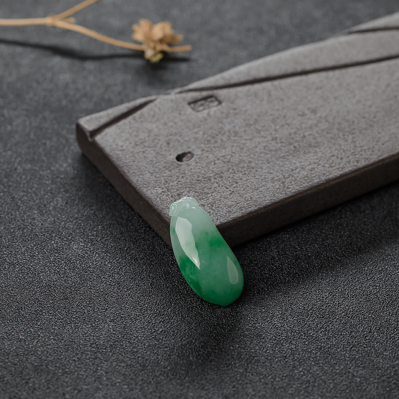 糯种翡翠福瓜吊坠-红掌柜