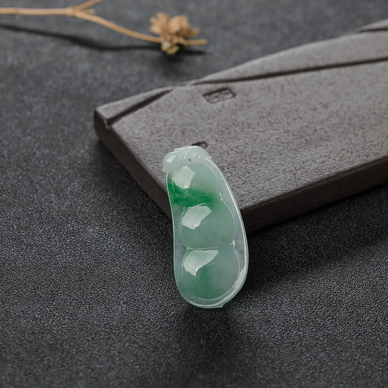 翡翠福豆吊坠-红掌柜