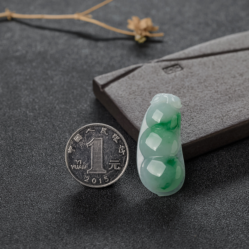 天然翡翠福豆吊坠-红掌柜
