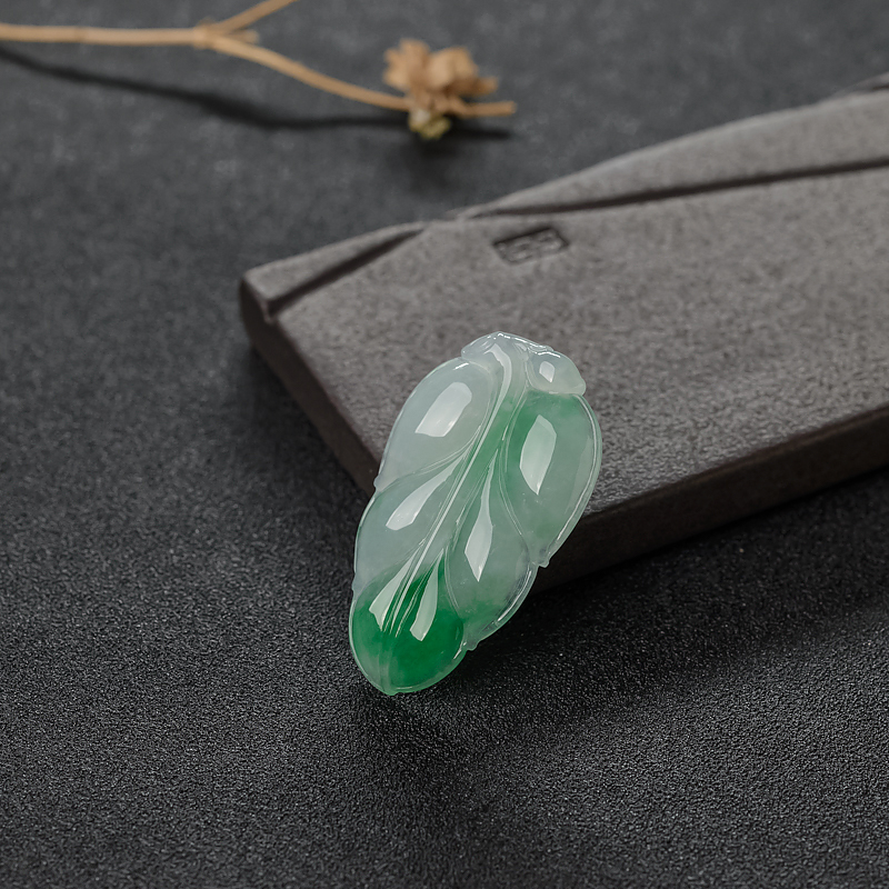 飘翠翡翠叶子吊坠-红掌柜